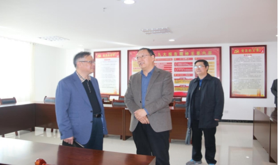 省委常委、省總工會(huì)主席馬吉孝等一行蒞臨青海物產(chǎn)集團(tuán)公司視察，調(diào)研指導(dǎo)道路貨運(yùn)企業(yè)建會(huì)、貨運(yùn)司機(jī)入會(huì)等工作