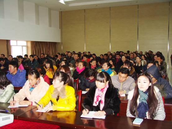 內(nèi)強(qiáng)個(gè)人素質(zhì)，外塑企業(yè)形象